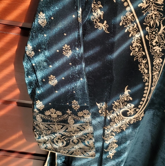 Formal Velvet kameez dupatta FINAL PRICE - Picture 7 of 9